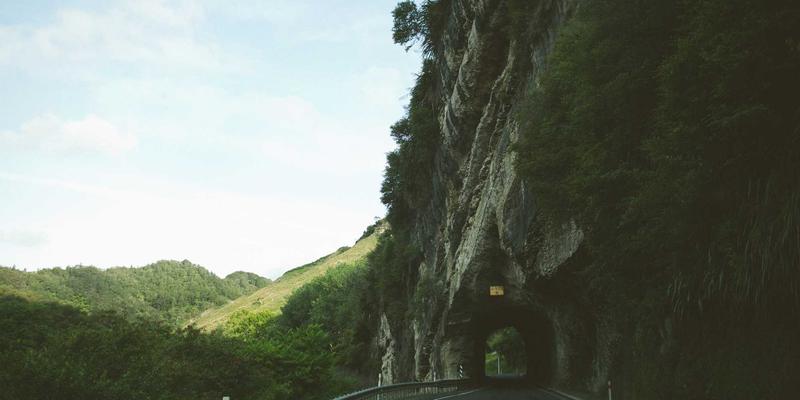 北京青年艺术家工作室开放日参观与收藏入门指南：探索本地艺术现场